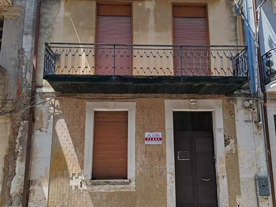 Immagine 1 di Casa indipendente in vendita  in MAZZARELLA AGATI 13 a Floridia