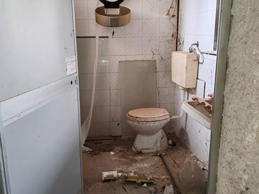 Immagine 7 di Magazzino in vendita  in VIA GIUSTI 53 a Floridia