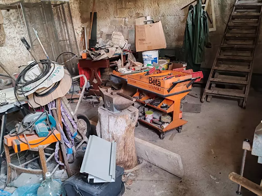 Immagine 9 di Magazzino in vendita  in VIA GIUSTI 53 a Floridia