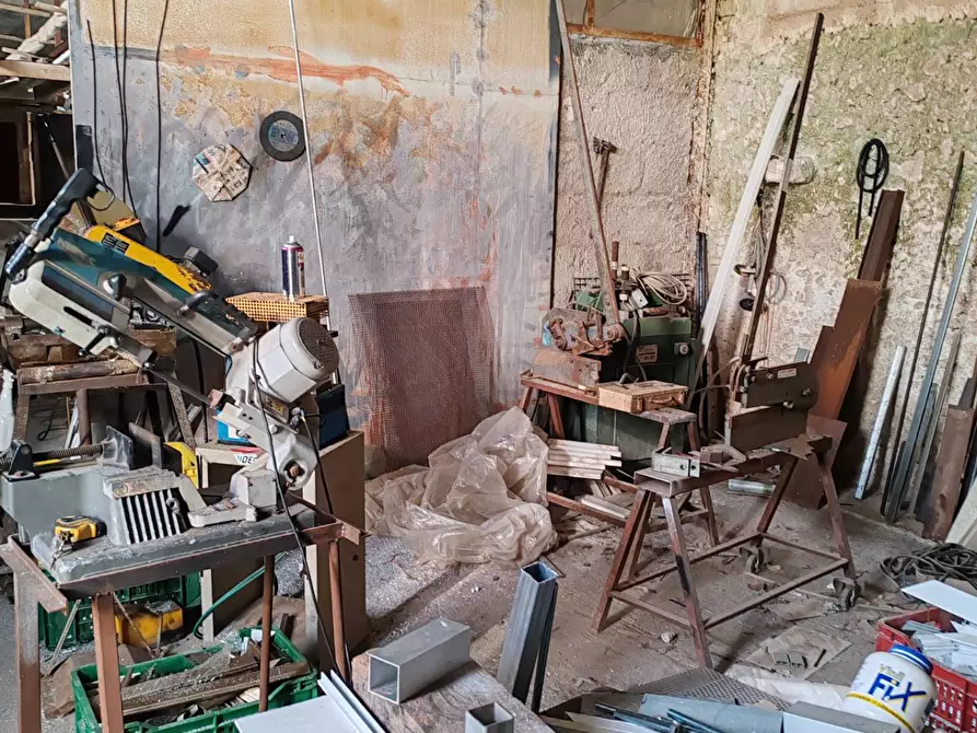 Immagine 10 di Magazzino in vendita  in VIA GIUSTI 53 a Floridia