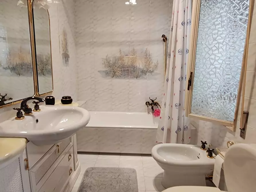 Immagine 60 di Appartamento in vendita  in VIA MANZONI 34 a Floridia