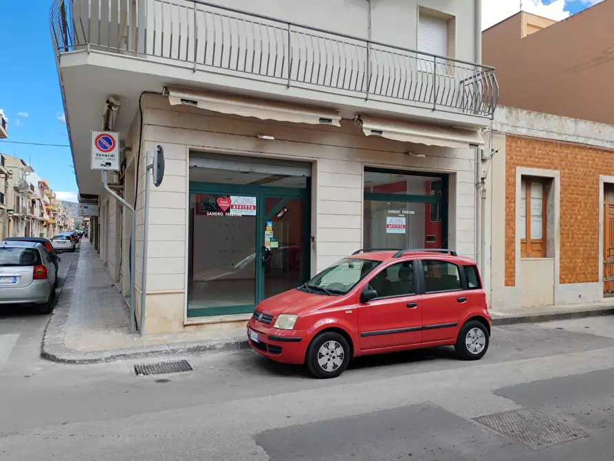Immagine 4 di Attività commerciale in affitto  in VIA ARIOSTO 111 a Floridia