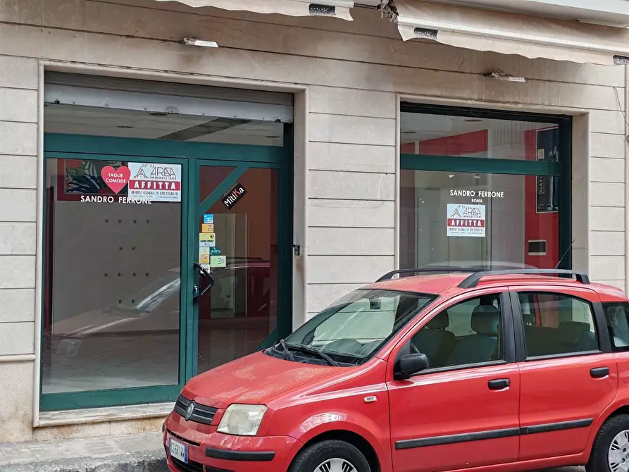 Immagine 6 di Attività commerciale in affitto  in VIA ARIOSTO 111 a Floridia