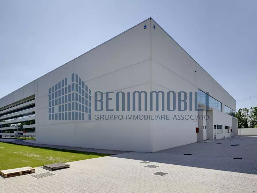 Immagine 6 di Capannone industriale in affitto  in Castegnato a Cimbergo