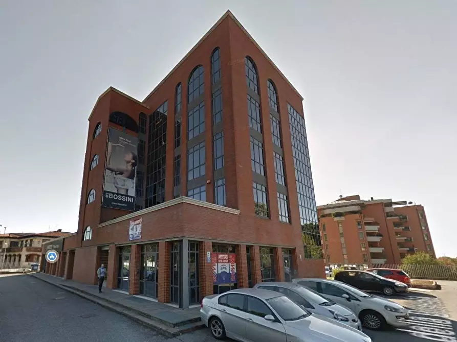 Immagine 6 di Locale commerciale in vendita  in Viale Della Bornata 40 a Brescia