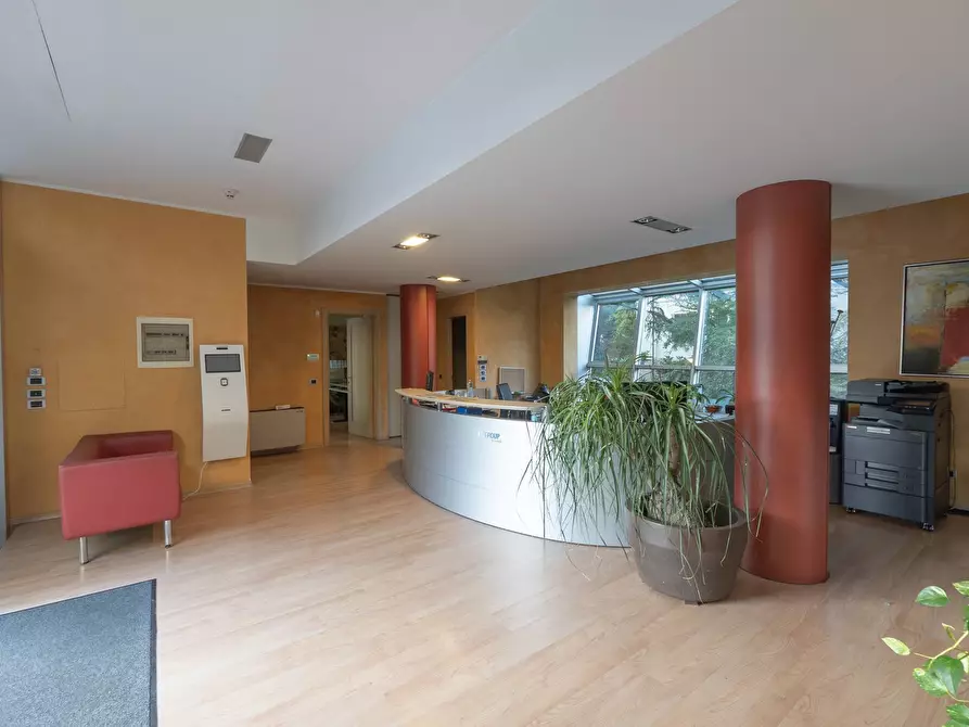 Immagine 3 di Ufficio in vendita  in Viale Piave 199 a Brescia
