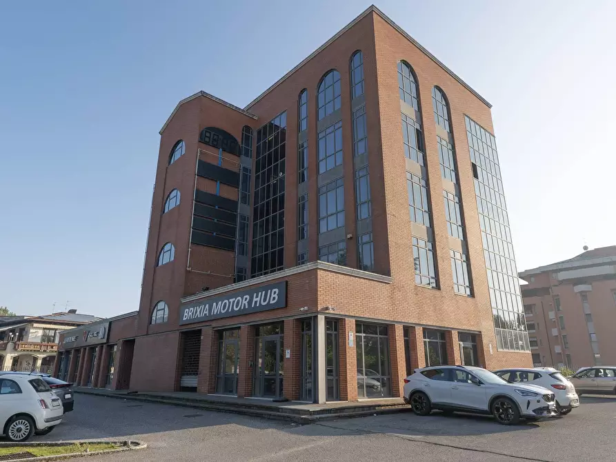 Immagine 2 di Locale commerciale in vendita  in Viale Della Bornata 40 a Brescia