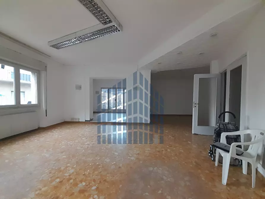 Immagine 15 di Ufficio in affitto  in Via San Rocchino 161 a Brescia