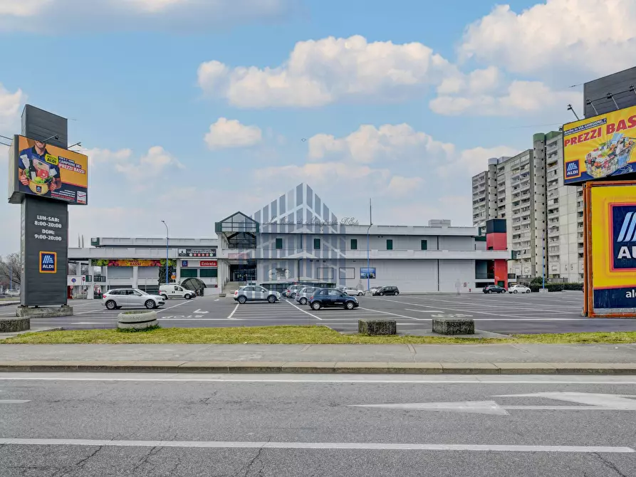 Immagine 6 di Negozio in affitto  in Giorgione 77 a Brescia