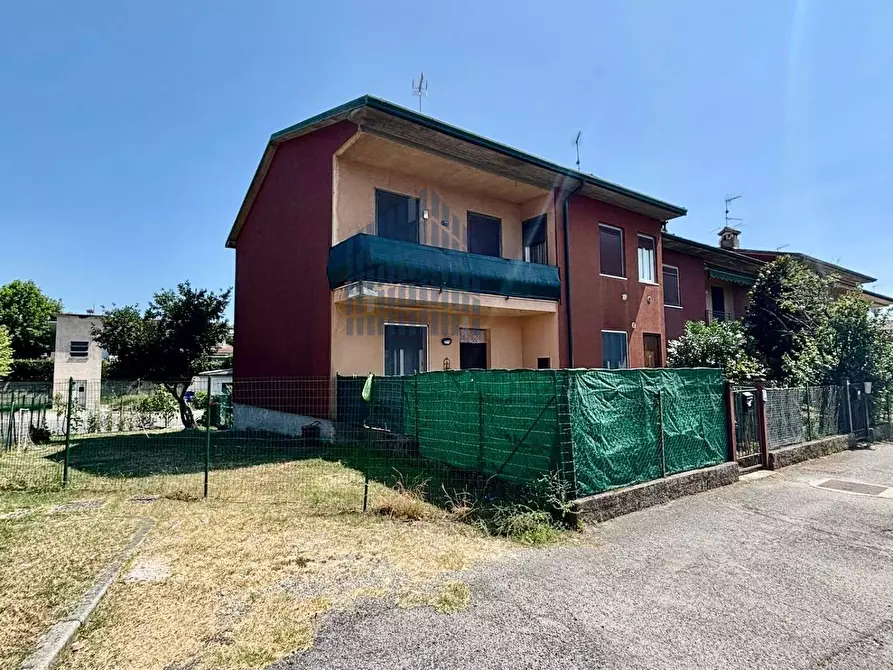 Immagine 32 di Appartamento in vendita  in RESIDENZA LE LAME 10 a Verolavecchia