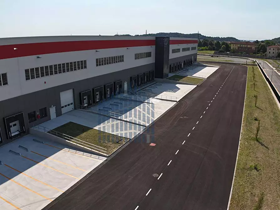 Immagine 2 di Capannone industriale in affitto  in Via Bainsizza a Brescia