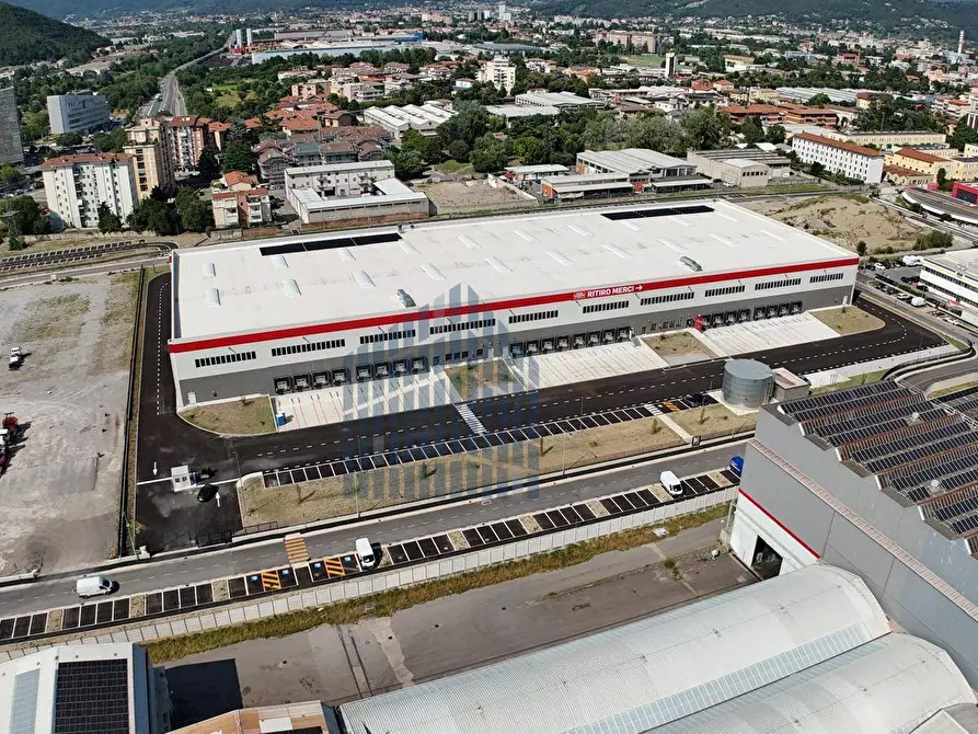 Immagine 3 di Capannone industriale in affitto  in Via Bainsizza a Brescia