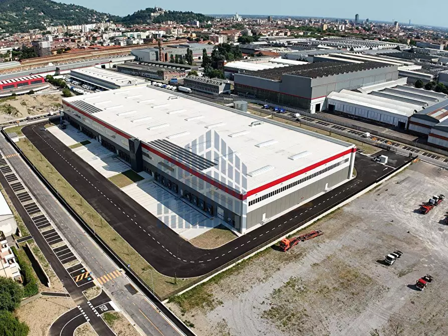 Immagine 4 di Capannone industriale in affitto  in Via Bainsizza a Brescia