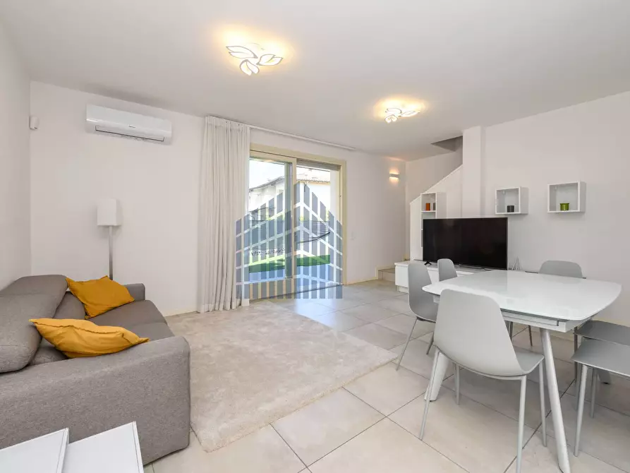 Immagine 12 di Villa in affitto  in Via Perlino 5 a Calvagese Della Riviera