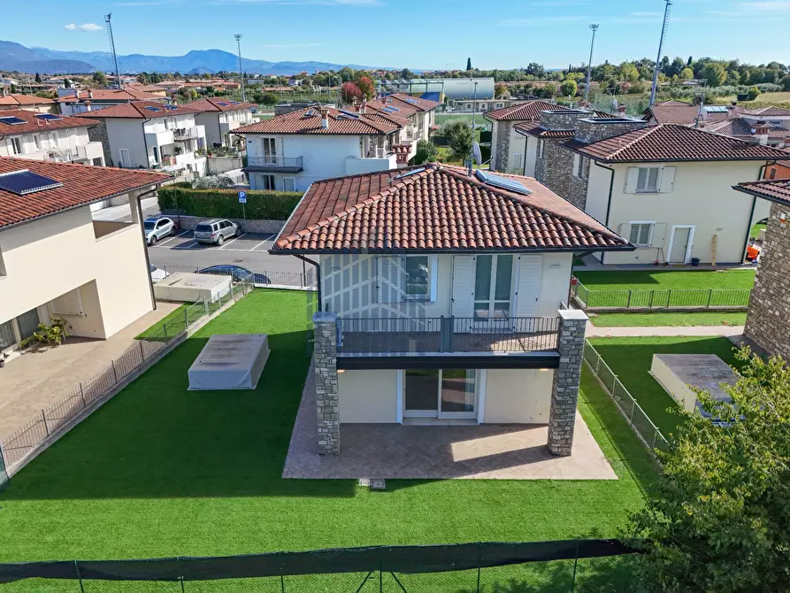 Immagine 2 di Villa in affitto  in Via Perlino 5 a Calvagese Della Riviera