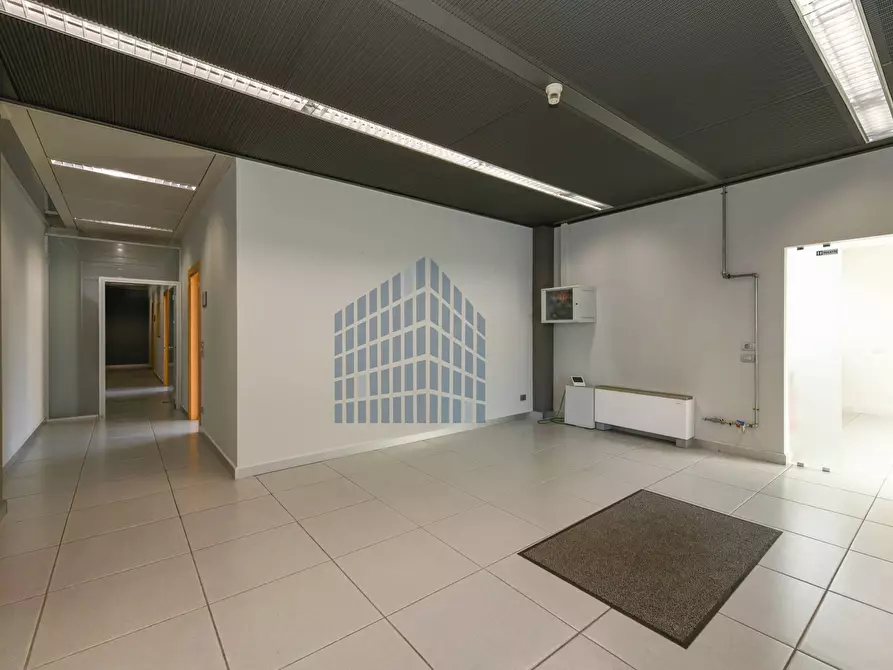 Immagine 5 di Ufficio in affitto  in via Maestri a Brescia