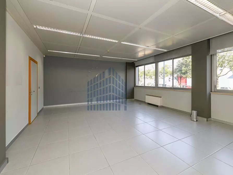 Immagine 17 di Ufficio in affitto  in via Maestri a Brescia