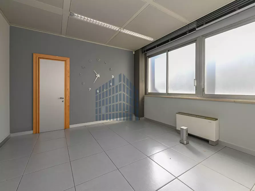 Immagine 21 di Ufficio in affitto  in via Maestri a Brescia