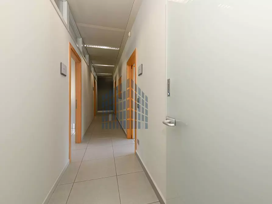 Immagine 24 di Ufficio in affitto  in via Maestri a Brescia