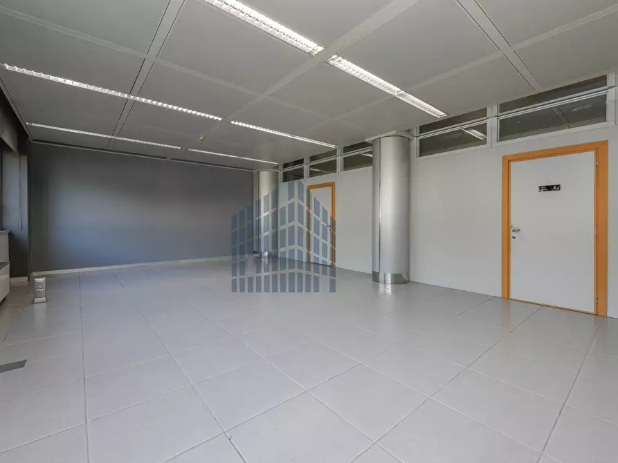 Immagine 28 di Ufficio in affitto  in via Maestri a Brescia