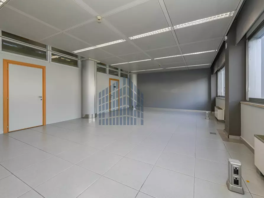 Immagine 29 di Ufficio in affitto  in via Maestri a Brescia