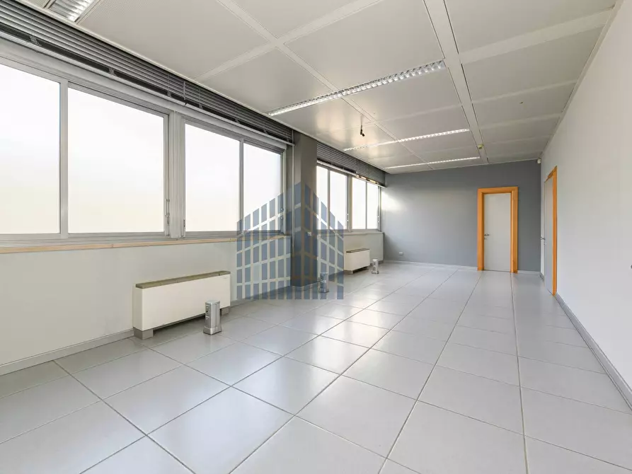 Immagine 31 di Ufficio in affitto  in via Maestri a Brescia