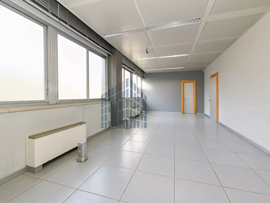 Immagine 32 di Ufficio in affitto  in via Maestri a Brescia