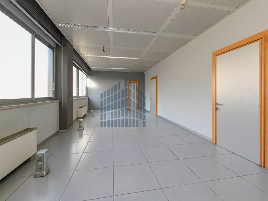 Immagine 33 di Ufficio in affitto  in via Maestri a Brescia