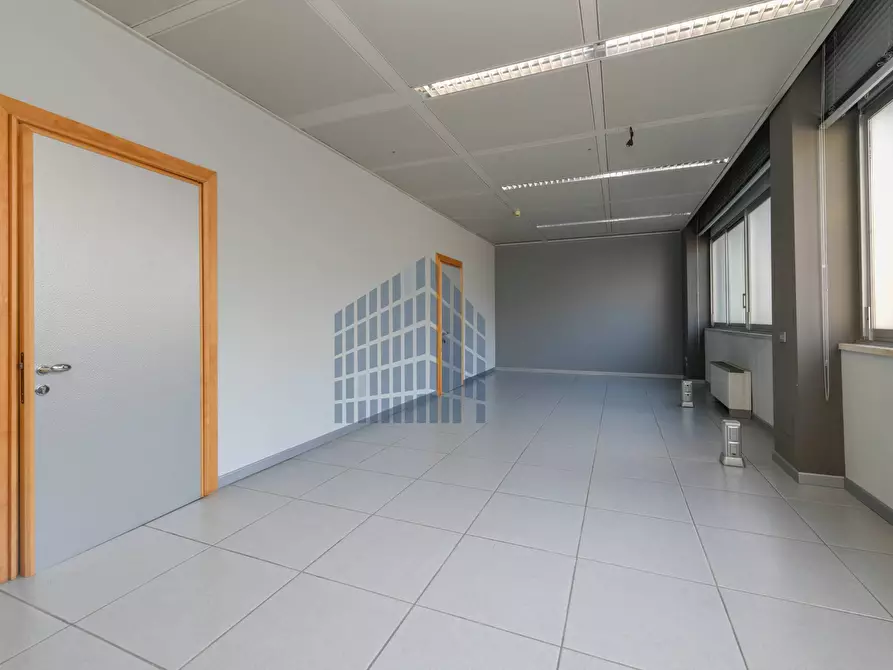 Immagine 35 di Ufficio in affitto  in via Maestri a Brescia