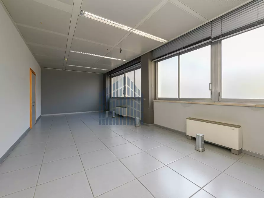 Immagine 4 di Ufficio in affitto  in via Maestri a Brescia