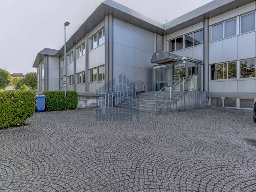 Immagine 1 di Ufficio in affitto  in via Maestri a Brescia