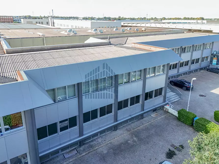 Immagine 42 di Ufficio in affitto  in via Maestri a Brescia