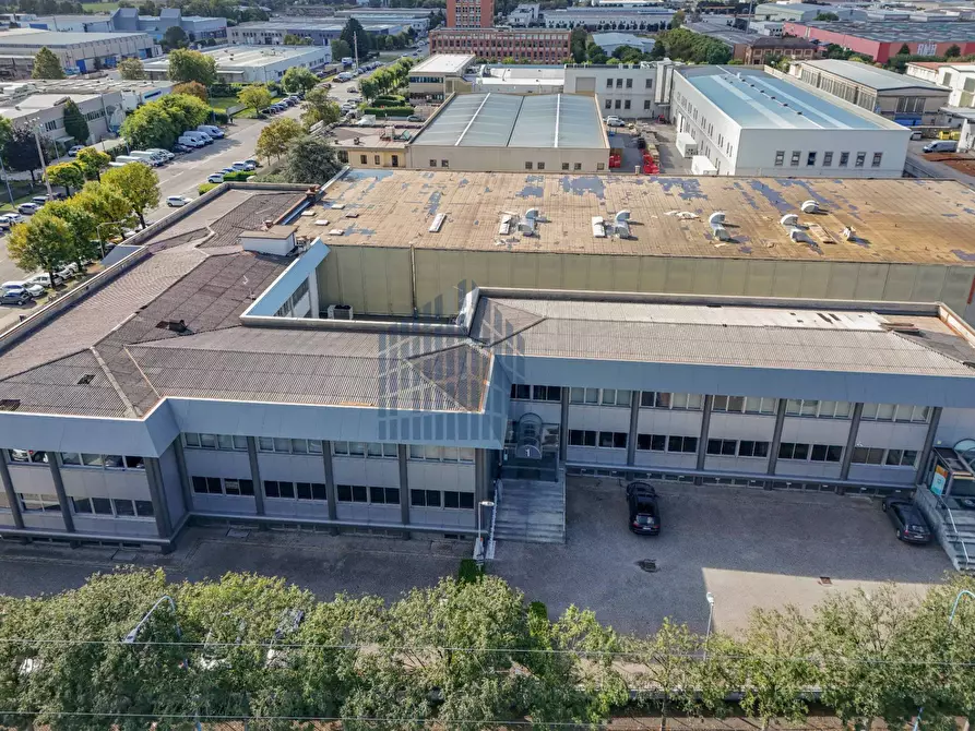 Immagine 45 di Ufficio in affitto  in via Maestri a Brescia