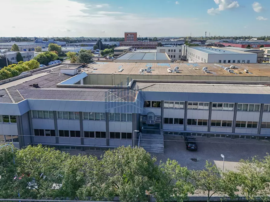 Immagine 46 di Ufficio in affitto  in via Maestri a Brescia