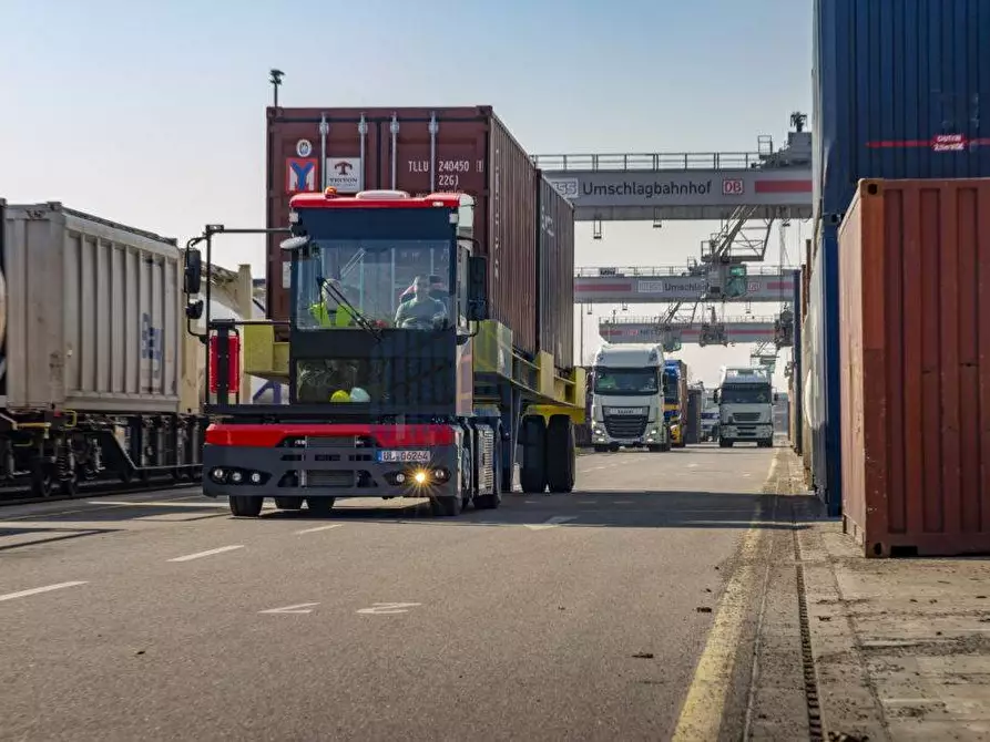 Immagine 2 di Locale commerciale in vendita  in via Calderara 4 a Montichiari