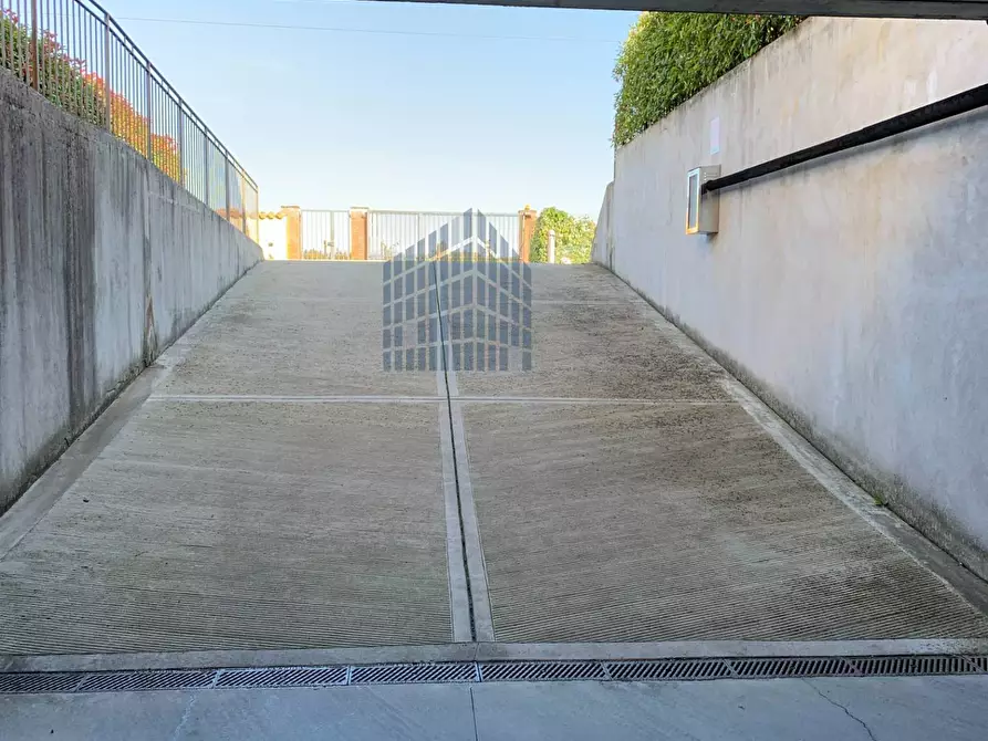 Immagine 4 di Box auto in vendita  in Località Zappello 1 a Pozzolengo