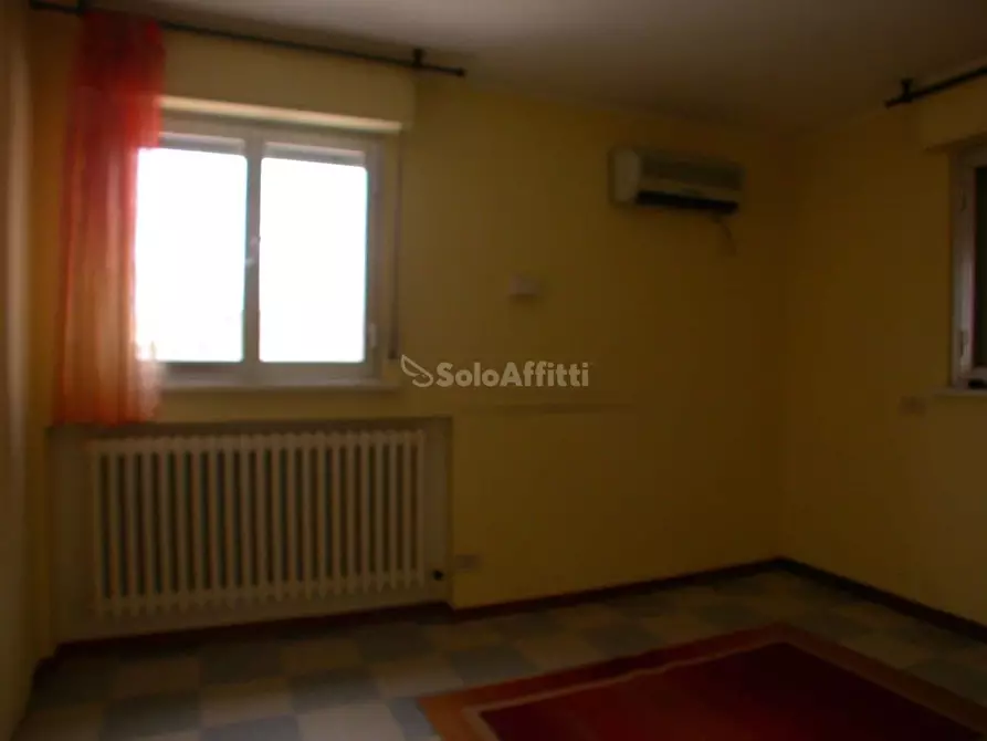Immagine 6 di Ufficio in affitto  a Fano