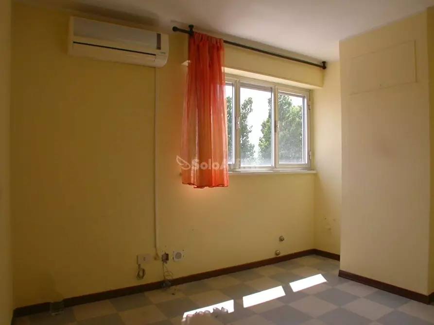 Immagine 4 di Ufficio in affitto  a Fano