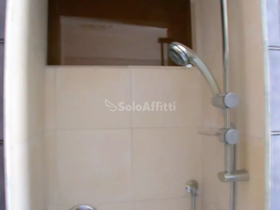 Immagine 8 di Ufficio in affitto  a Fano