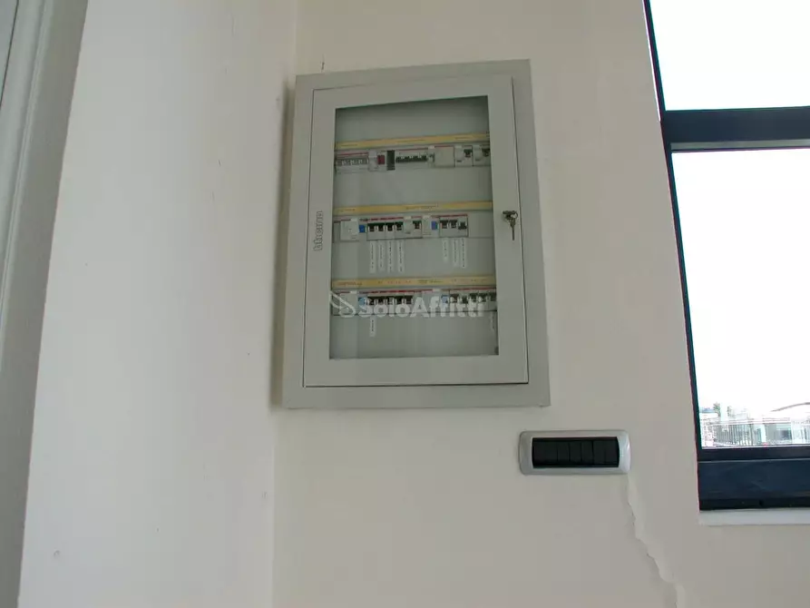 Immagine 9 di Ufficio in affitto  a Pesaro