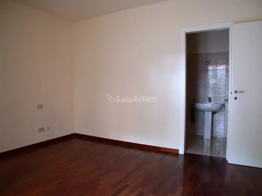 Immagine 10 di Appartamento in affitto  in Roma a Fano