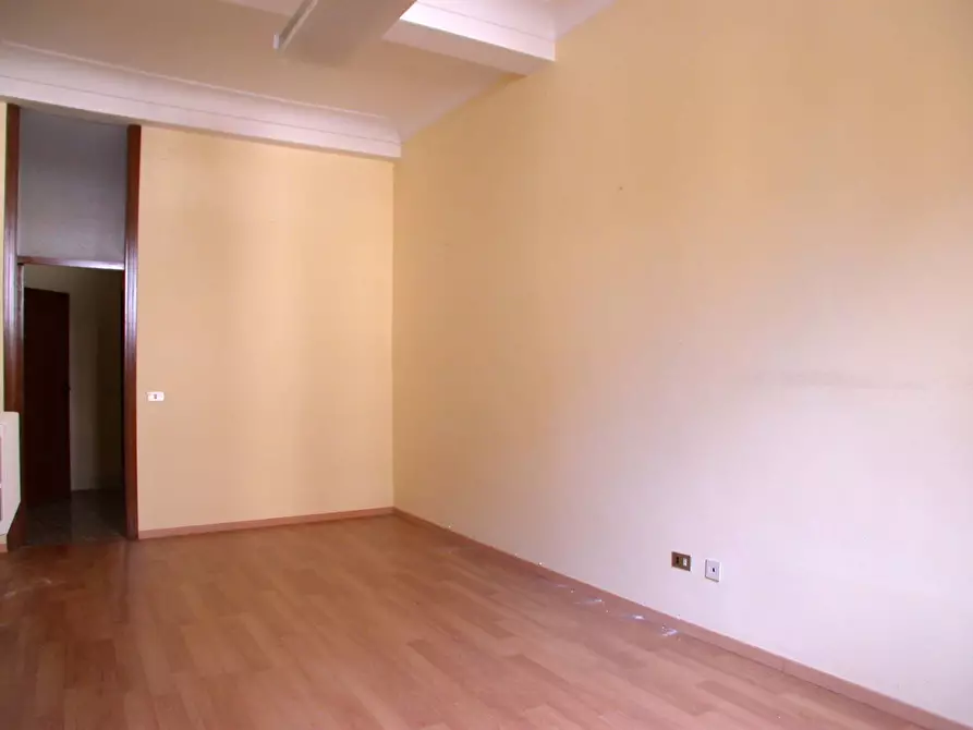 Immagine 4 di Ufficio in affitto  a Fano