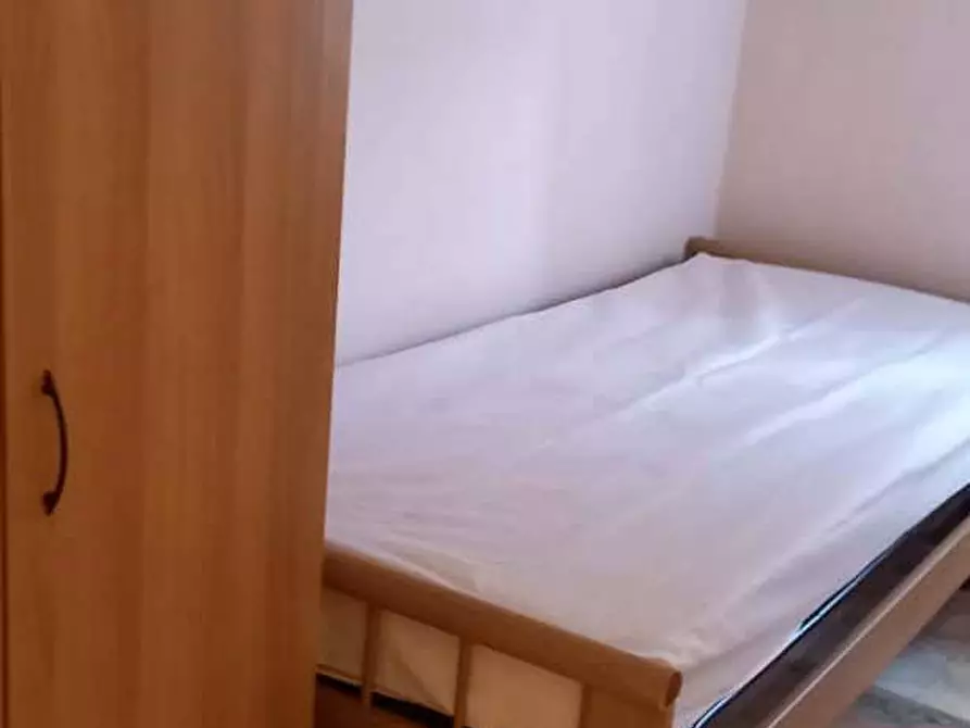 Immagine 10 di Appartamento in vendita  a Pesaro