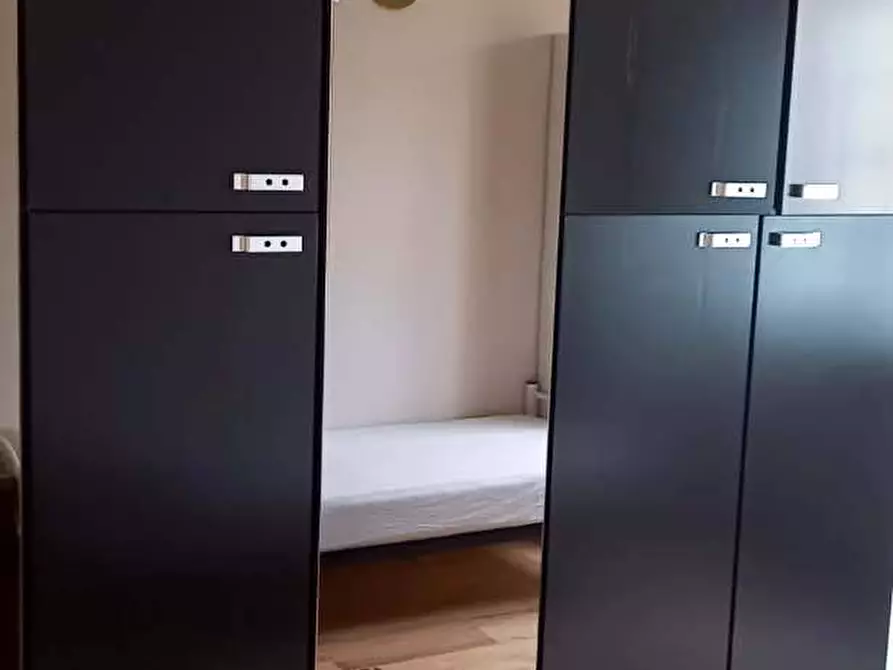 Immagine 11 di Appartamento in vendita  a Pesaro