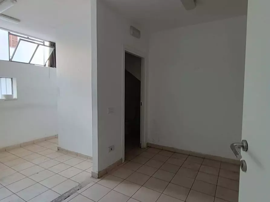 Immagine 9 di Capannone industriale in affitto  a Pesaro