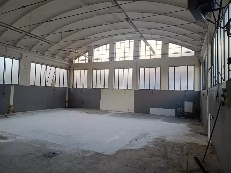 Immagine 2 di Capannone industriale in affitto  a Pesaro