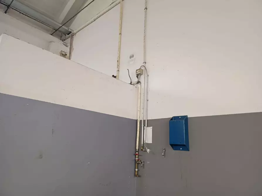 Immagine 4 di Capannone industriale in affitto  a Pesaro