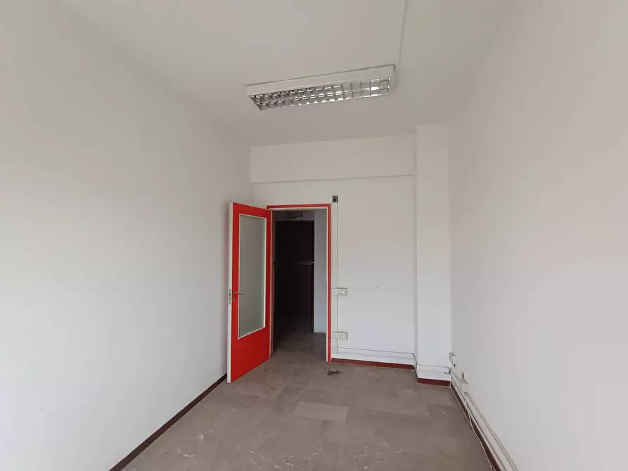Immagine 7 di Ufficio in affitto  a Pesaro
