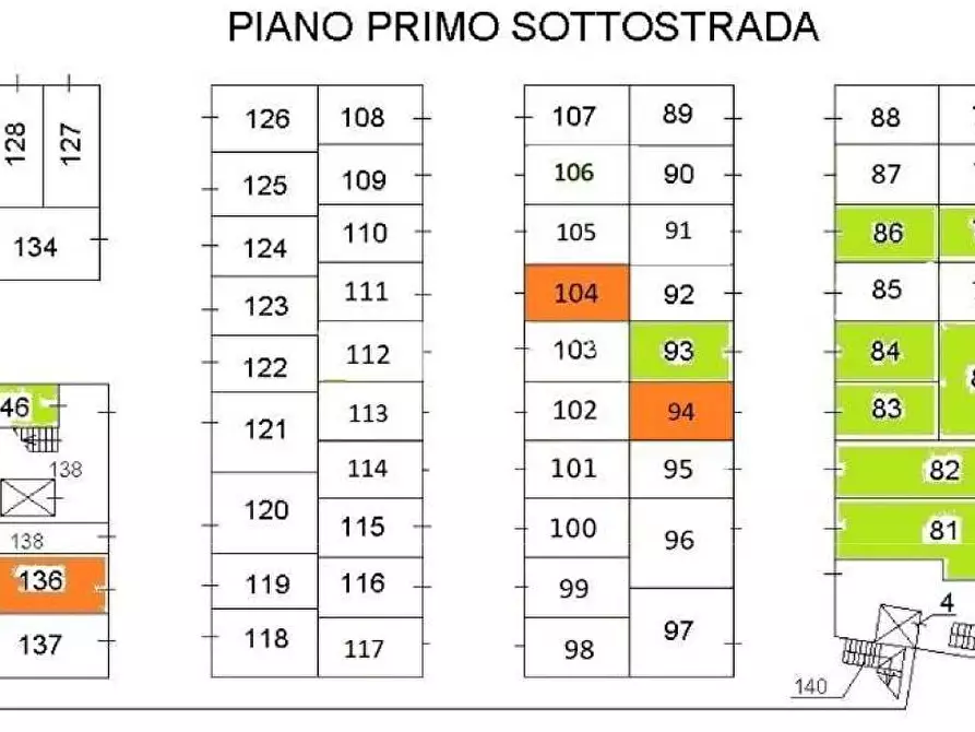 Immagine 1 di Box auto in vendita  in Via Galleria dei Fonditori 48 a Pesaro