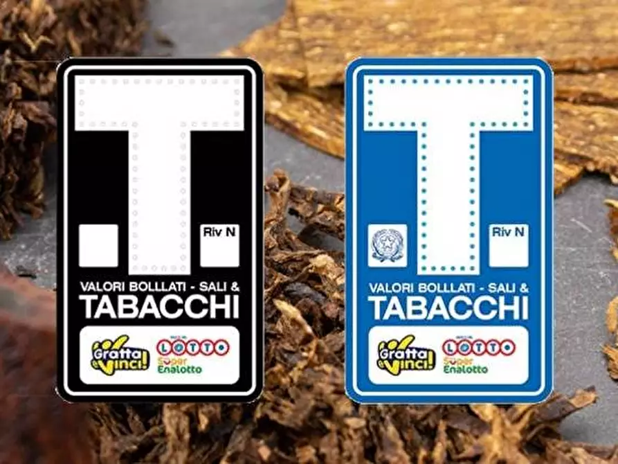 Immagine 1 di Attività commerciale in vendita  a Pesaro